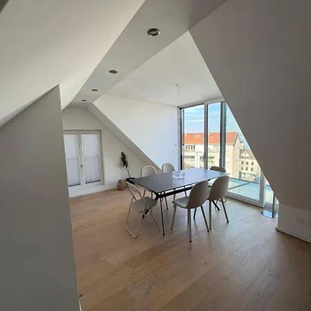 Elegante Maisonette Mit See-panorama In アパート *